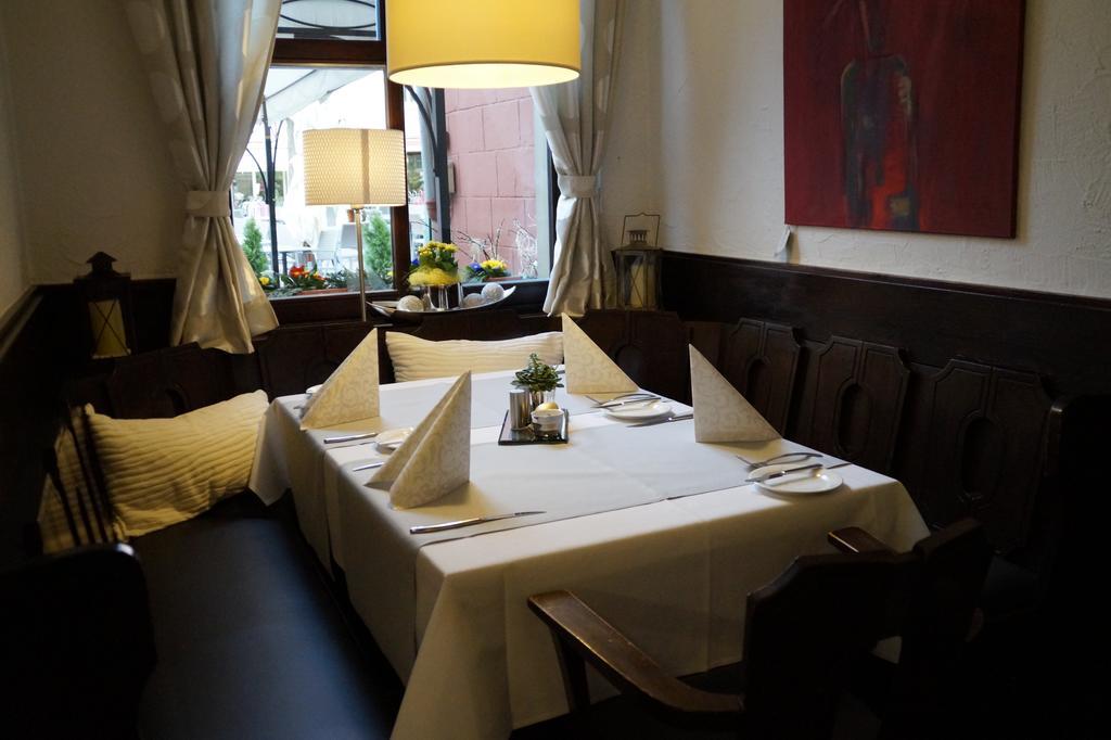 Hotel Restaurant Zunftstube ザールブルク エクステリア 写真