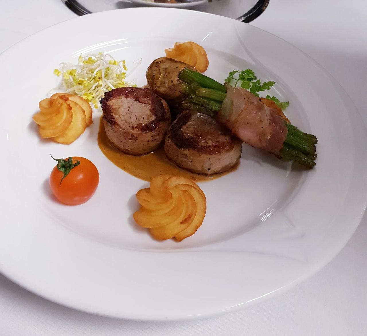 Hotel Restaurant Zunftstube ザールブルク エクステリア 写真